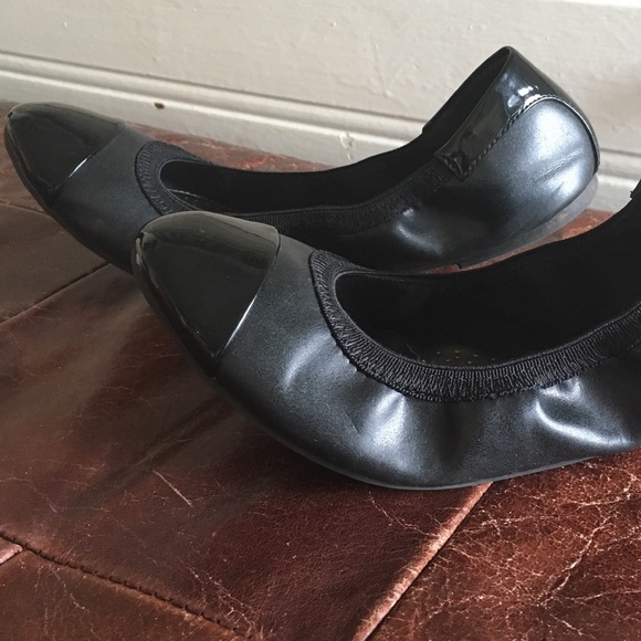 Black flats - Picture 3 of 4